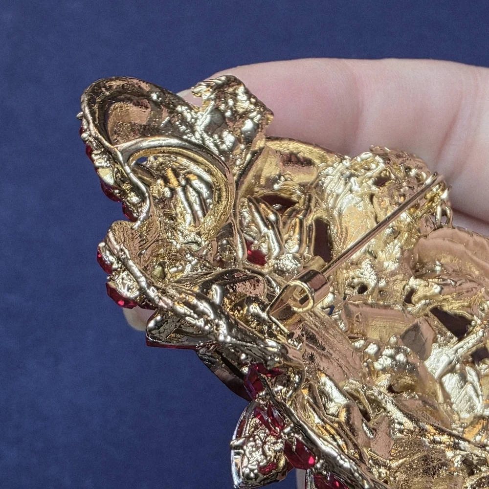 Vintage Style Red Crystal Gold Tone Brooch Pendant Large Statement 541